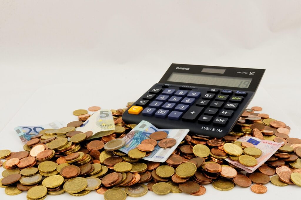 一人暮らしの貯金目安は毎月いくら必要？