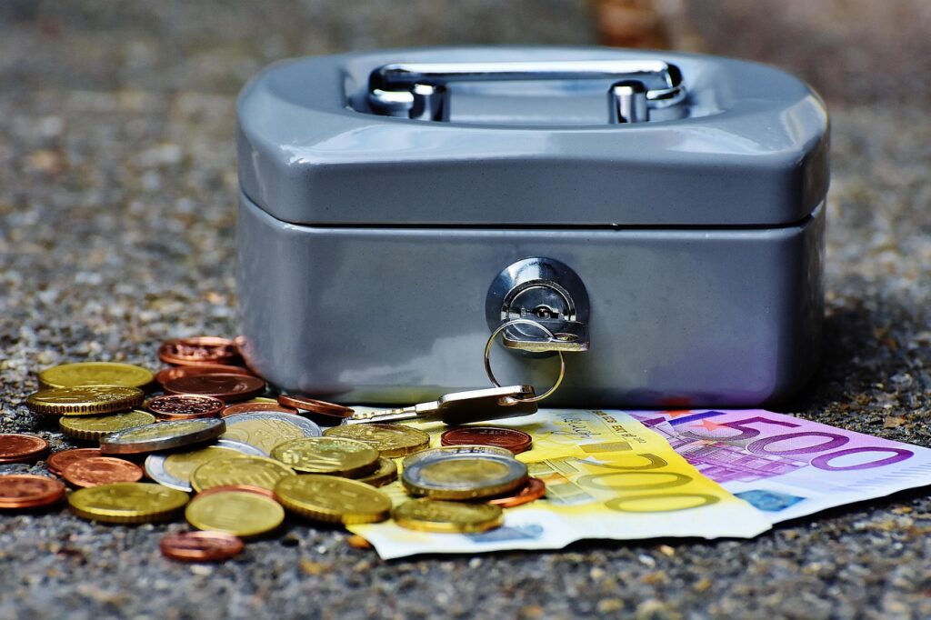 一人暮らしを始めるために必要な現金はどれくらい？