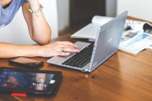 一人暮らしに最適なネット回線のおすすめは？