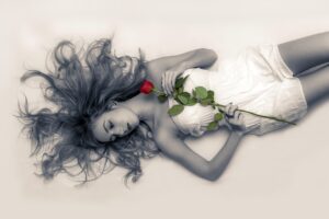 一人暮らしの女性が知っておくべき防犯の注意点は？